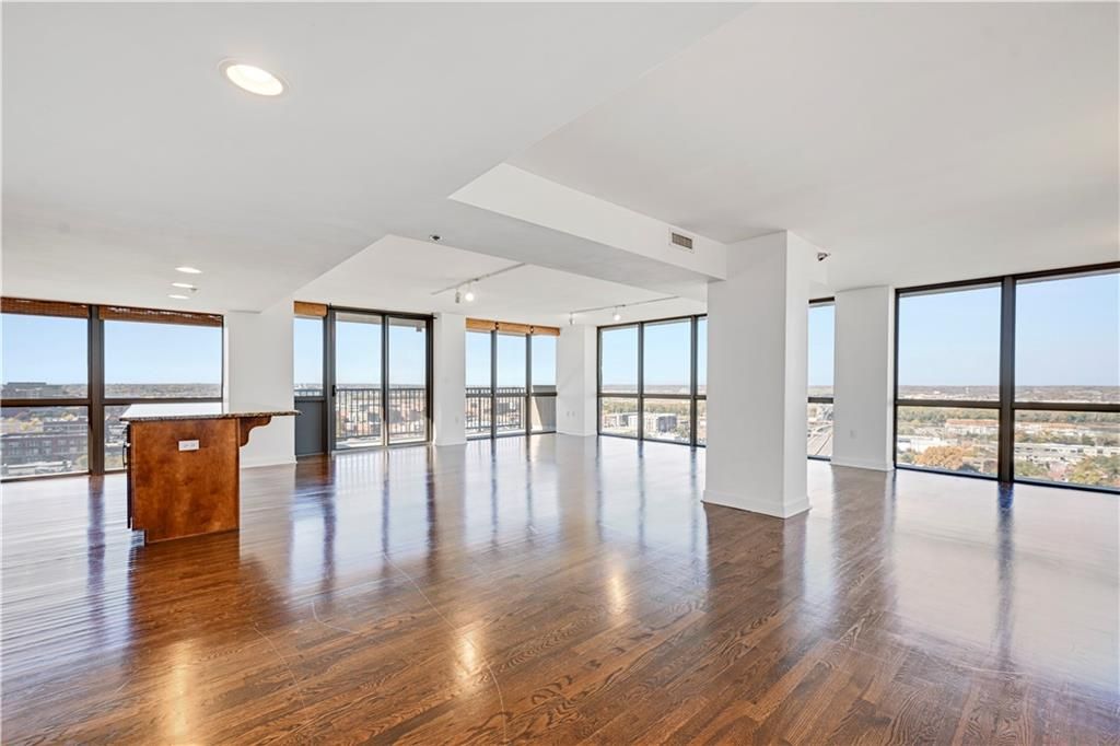 600 E Admiral Boulevard 1608, Kansas City, MO 64106