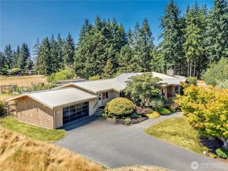 7870 NE Koura Farm Drive, Bainbridge Island, WA 98110