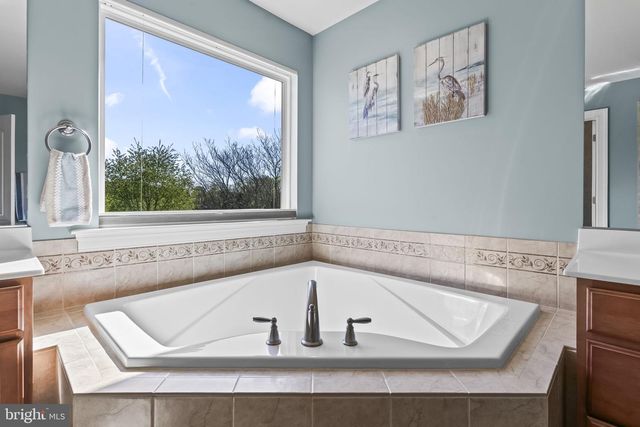 4341 BARBERRY DR, Huntingtown, MD 20639