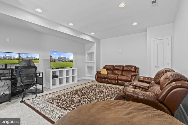 4341 BARBERRY DR, Huntingtown, MD 20639