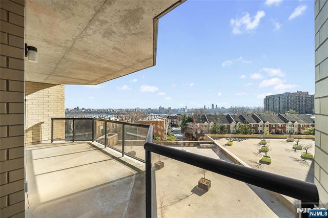 900 Palisade Avenue 5A, Fort Lee, NJ 07024