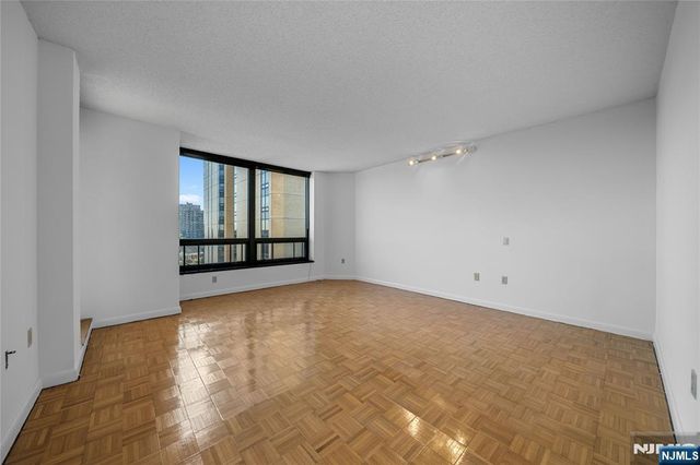 900 Palisade Avenue 5A, Fort Lee, NJ 07024