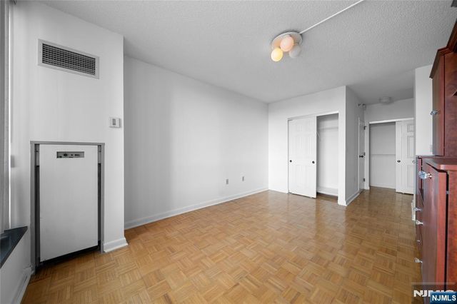 900 Palisade Avenue 5A, Fort Lee, NJ 07024