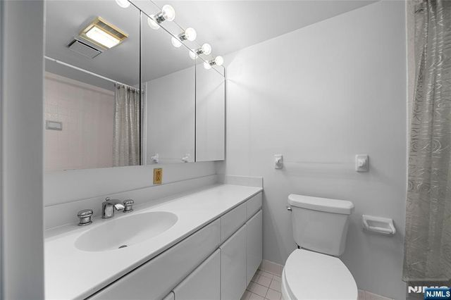 900 Palisade Avenue 5A, Fort Lee, NJ 07024