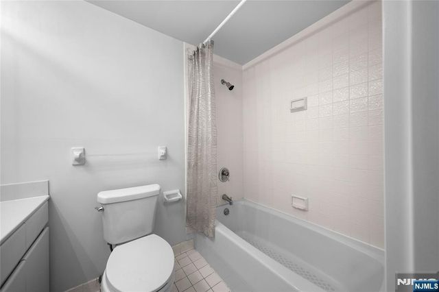 900 Palisade Avenue 5A, Fort Lee, NJ 07024