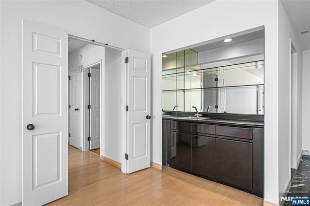 900 Palisade Avenue 5A, Fort Lee, NJ 07024