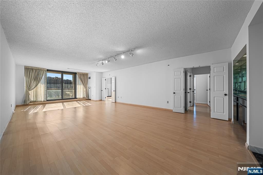 900 Palisade Avenue 5A, Fort Lee, NJ 07024