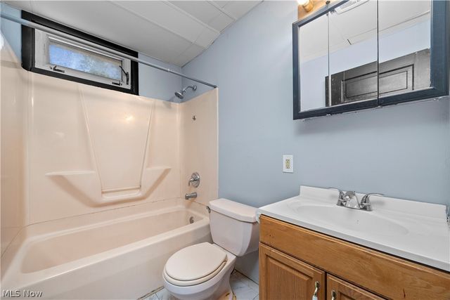 1592 Newman Avenue, Lakewood, OH 44107