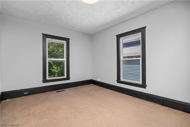 1592 Newman Avenue, Lakewood, OH 44107