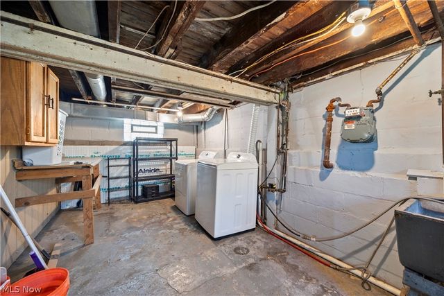 1592 Newman Avenue, Lakewood, OH 44107