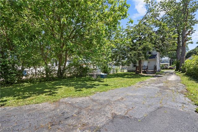 1592 Newman Avenue, Lakewood, OH 44107