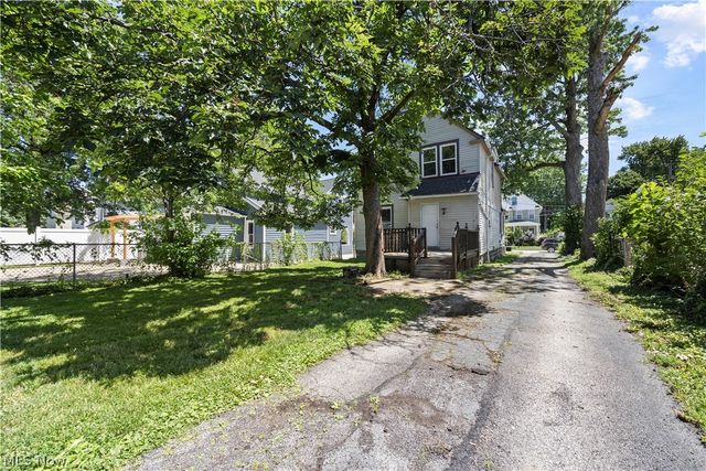 1592 Newman Avenue, Lakewood, OH 44107