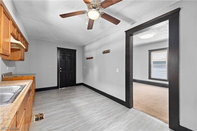 1592 Newman Avenue, Lakewood, OH 44107