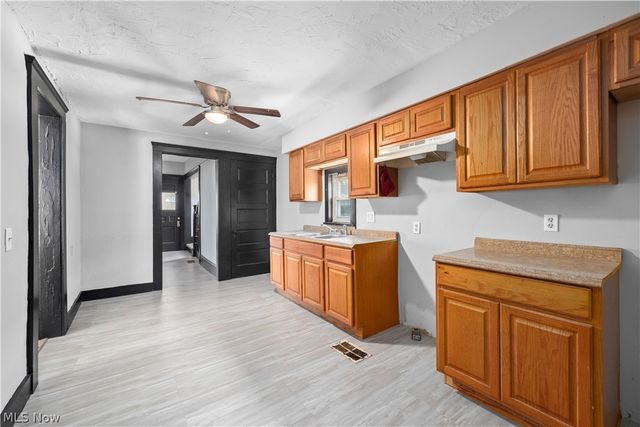 1592 Newman Avenue, Lakewood, OH 44107