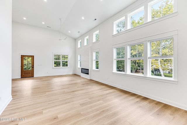 203 Sand Dollar Lane, Hampstead, NC 28443