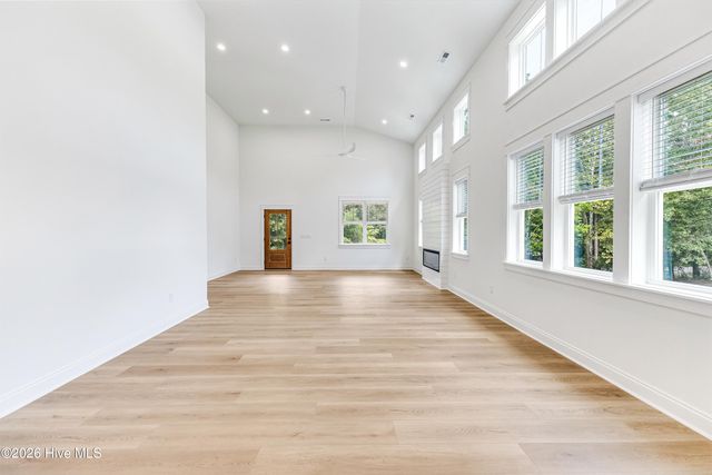203 Sand Dollar Lane, Hampstead, NC 28443