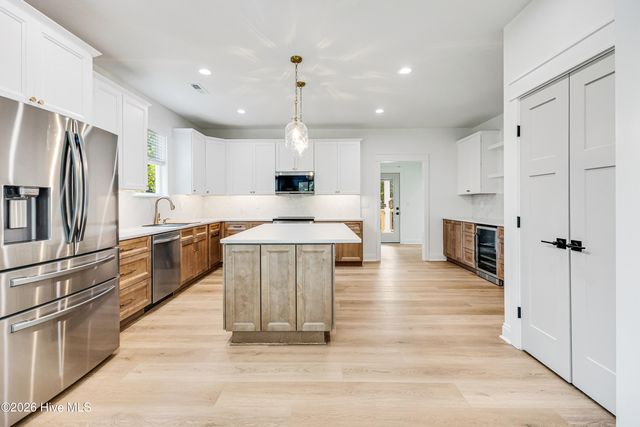 203 Sand Dollar Lane, Hampstead, NC 28443