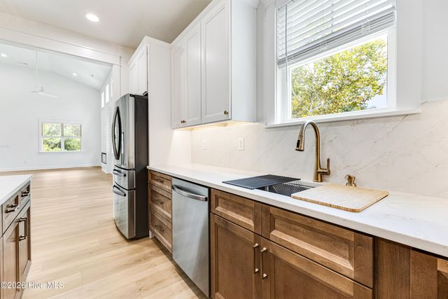 203 Sand Dollar Lane, Hampstead, NC 28443