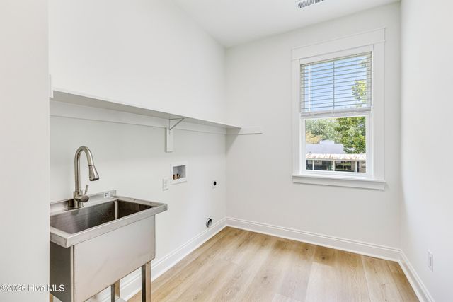 203 Sand Dollar Lane, Hampstead, NC 28443