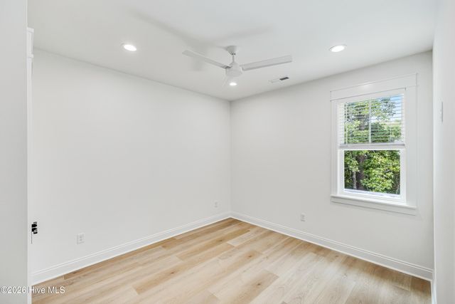 203 Sand Dollar Lane, Hampstead, NC 28443