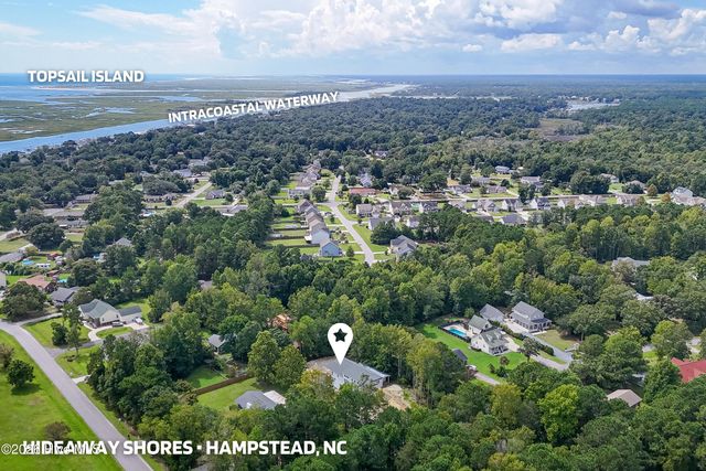 203 Sand Dollar Lane, Hampstead, NC 28443