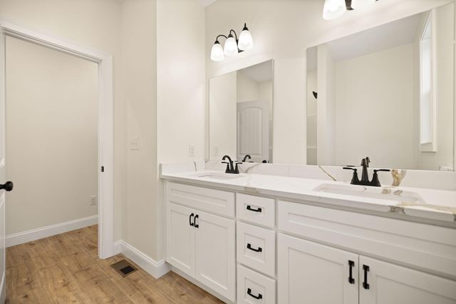 7046 Arbor Meadow Way, Versailles, KY 40383