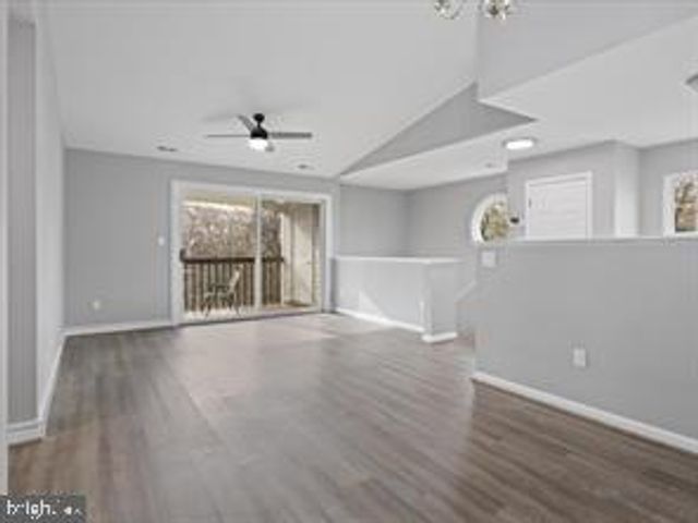 9422 SCARLET OAK DR, Manassas, VA 20110