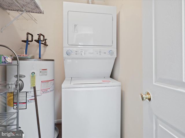 9422 SCARLET OAK DR, Manassas, VA 20110