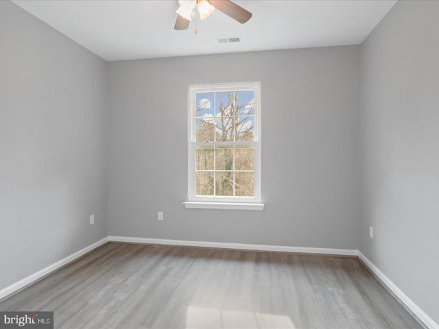 9422 SCARLET OAK DR, Manassas, VA 20110