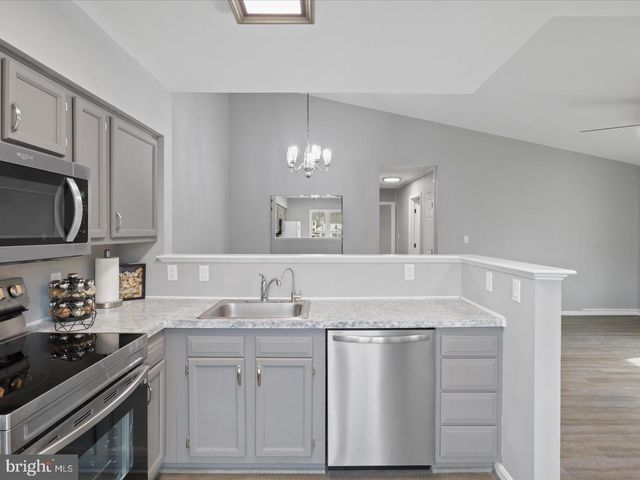 9422 SCARLET OAK DR, Manassas, VA 20110