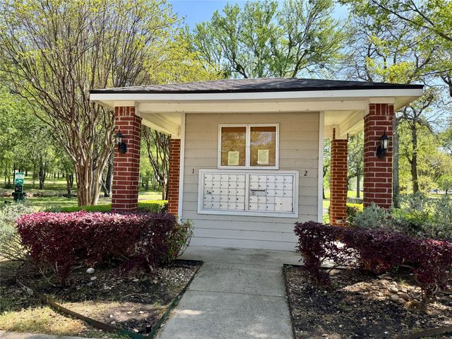 2214 Carlisle Street, Bedford, TX 76021