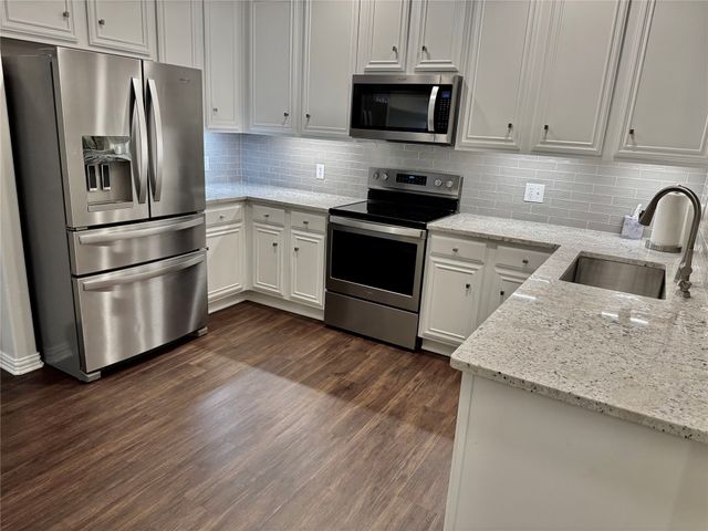 2214 Carlisle Street, Bedford, TX 76021