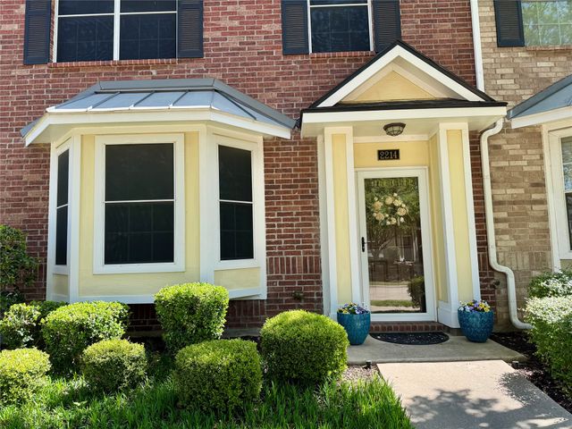 2214 Carlisle Street, Bedford, TX 76021