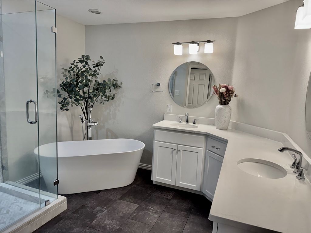 2214 Carlisle Street, Bedford, TX 76021