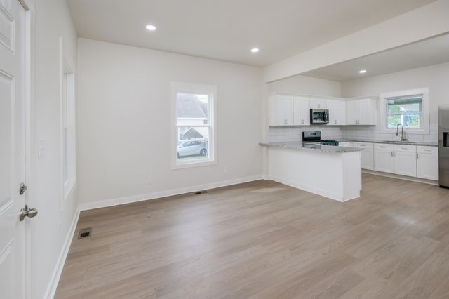 59 Smythe Avenue, Greenville, SC 29605