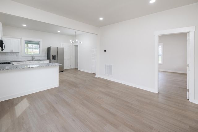 59 Smythe Avenue, Greenville, SC 29605
