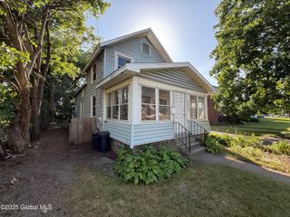 2582 Albany Street, Schenectady, NY 12304