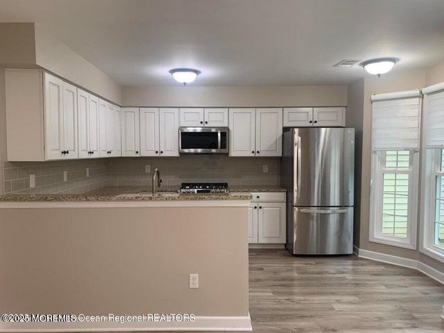 248 Larchwood Court, Howell, NJ 07731