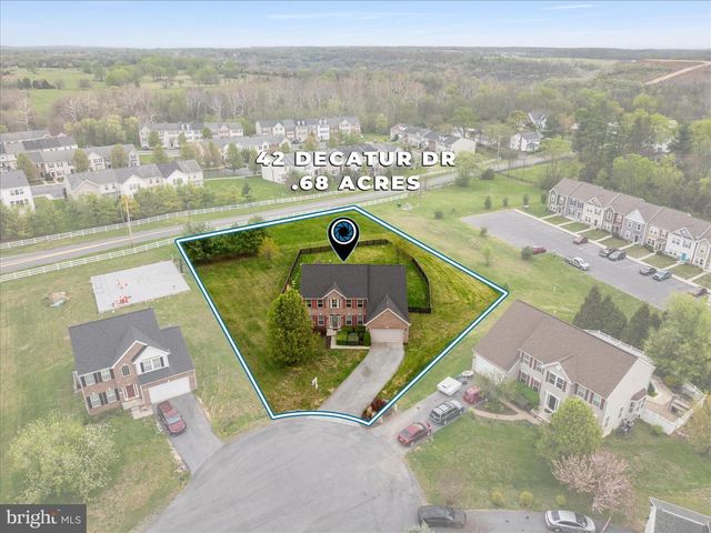 42 DECATUR DR, Bunker Hill, WV 25413