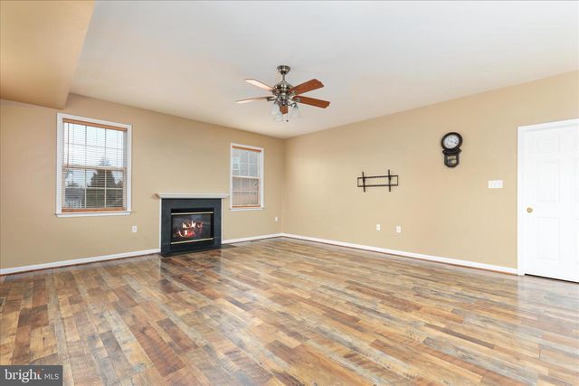 42 DECATUR DR, Bunker Hill, WV 25413