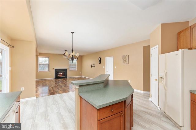 42 DECATUR DR, Bunker Hill, WV 25413