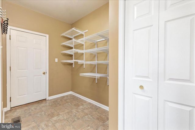 42 DECATUR DR, Bunker Hill, WV 25413