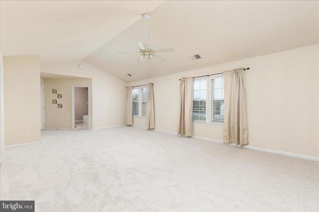 42 DECATUR DR, Bunker Hill, WV 25413