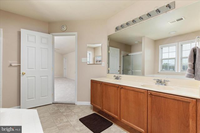42 DECATUR DR, Bunker Hill, WV 25413