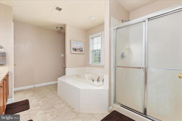 42 DECATUR DR, Bunker Hill, WV 25413