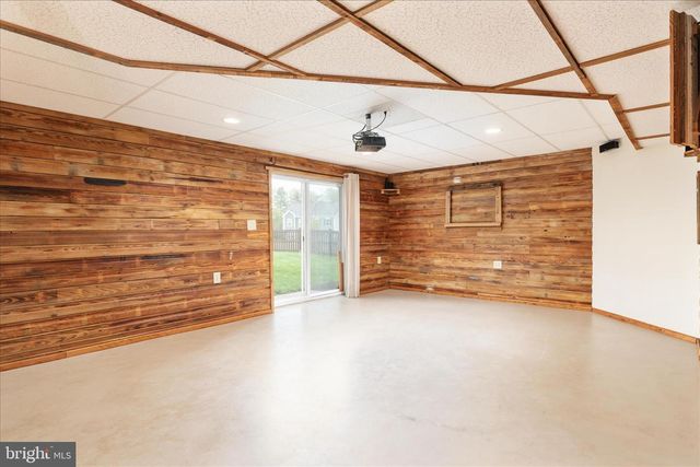 42 DECATUR DR, Bunker Hill, WV 25413