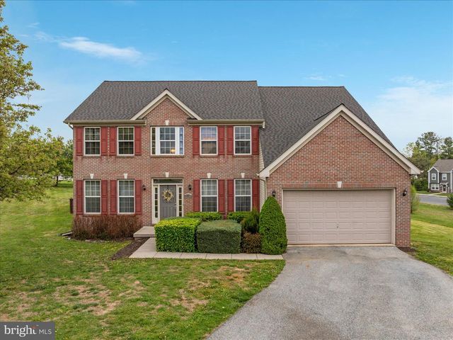 42 DECATUR DR, Bunker Hill, WV 25413