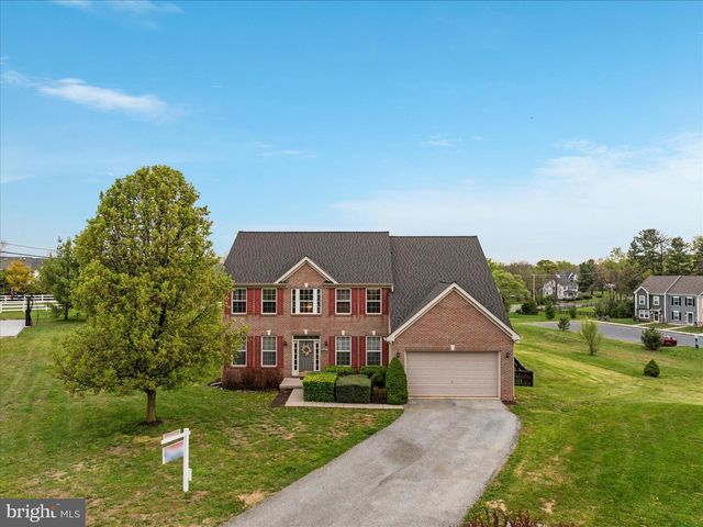 42 DECATUR DR, Bunker Hill, WV 25413
