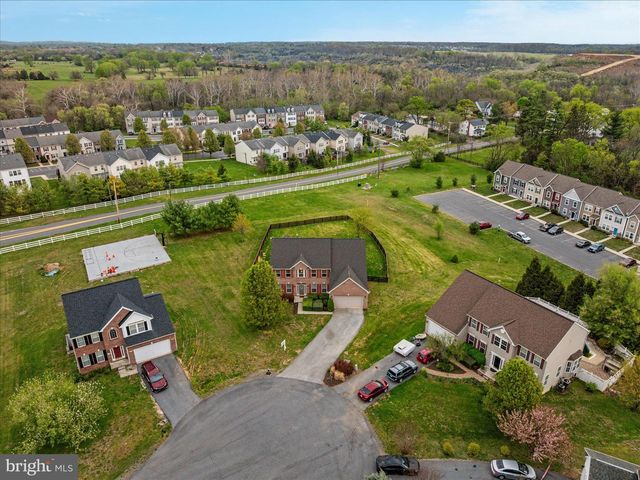 42 DECATUR DR, Bunker Hill, WV 25413