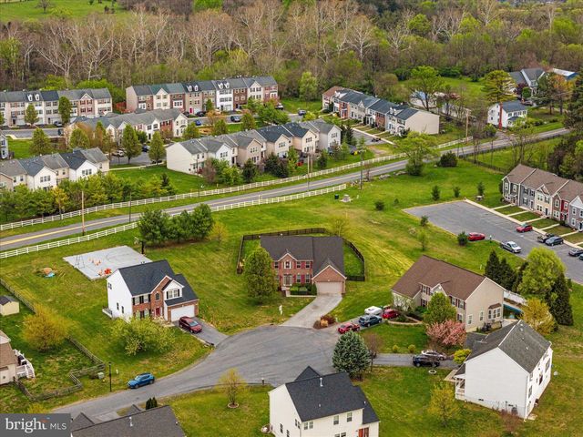 42 DECATUR DR, Bunker Hill, WV 25413